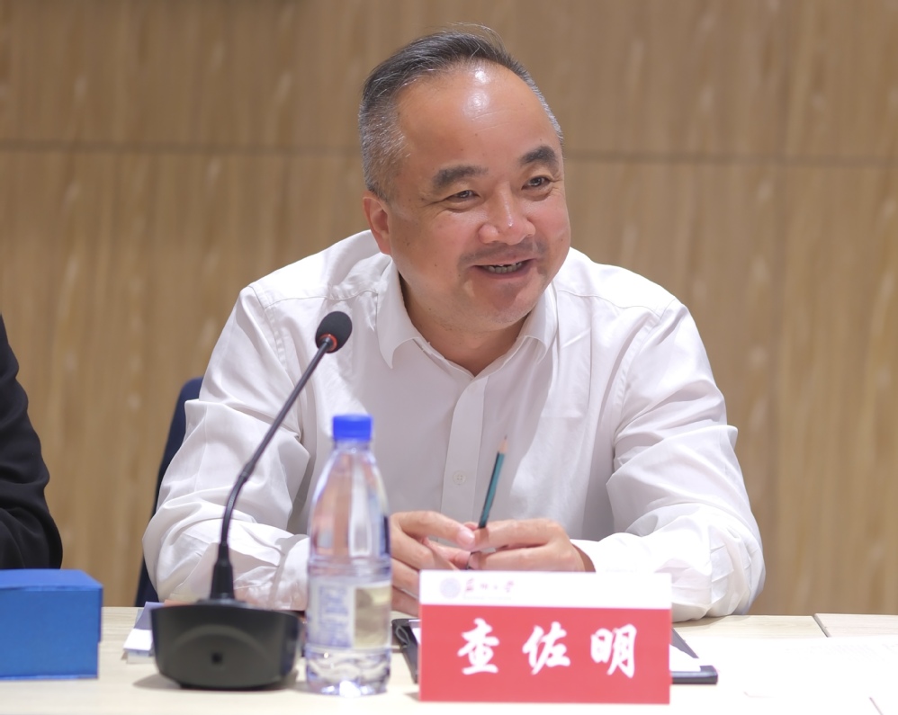 查佐明副校长发言